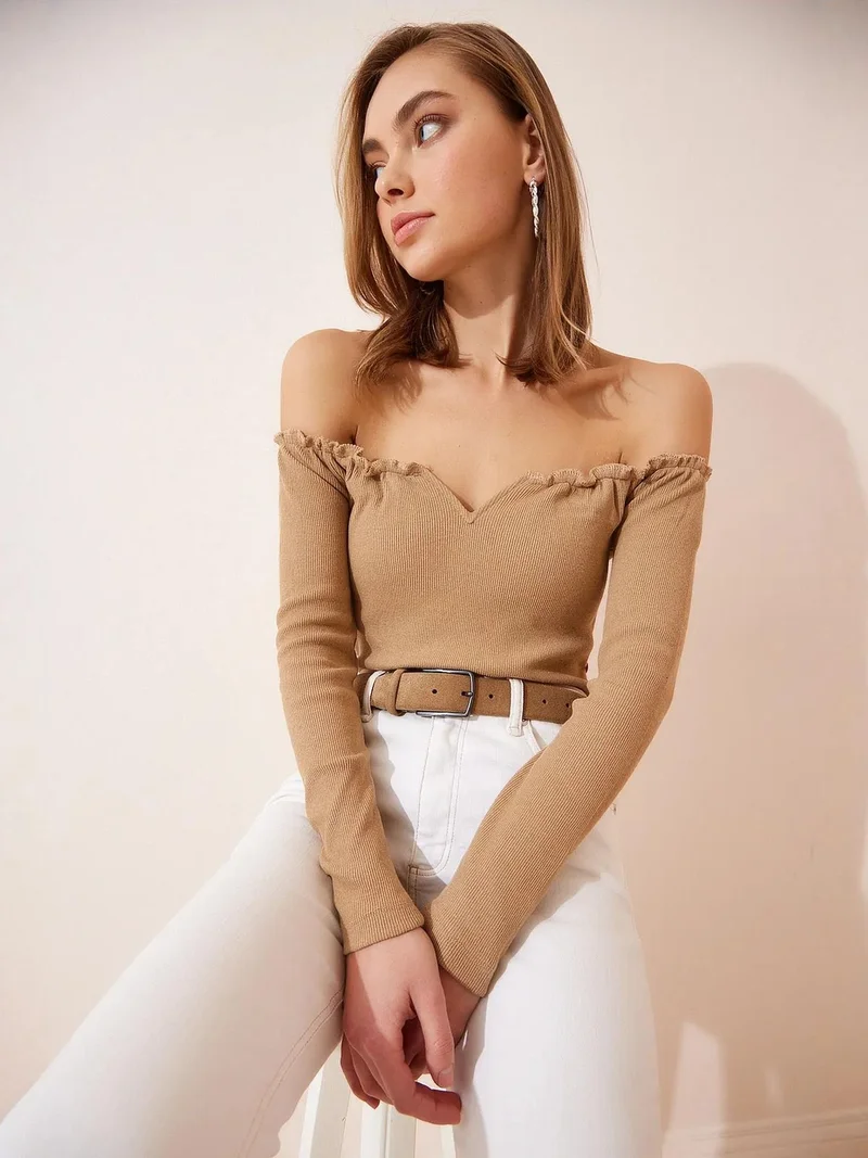Happiness İstanbul ISTANBUL Fitted Long Sleeve Blouse with Heart Collar